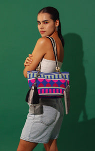 Chila Bags | Flores Amapola Medium Tote Bag