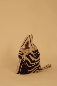 Pumba Black Cream Medium | Wayuu bags | Chila Bags